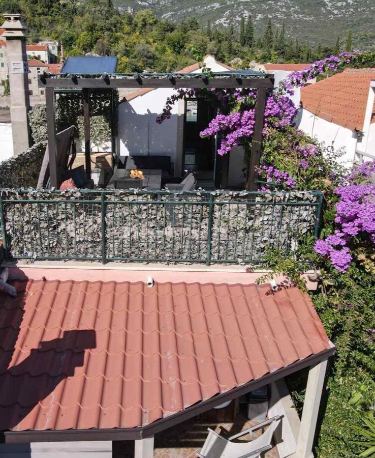 Holiday Home By The Sea--Bougainvillea ストン エクステリア 写真